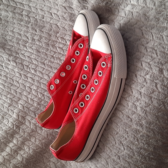 Mens size 11 red converse